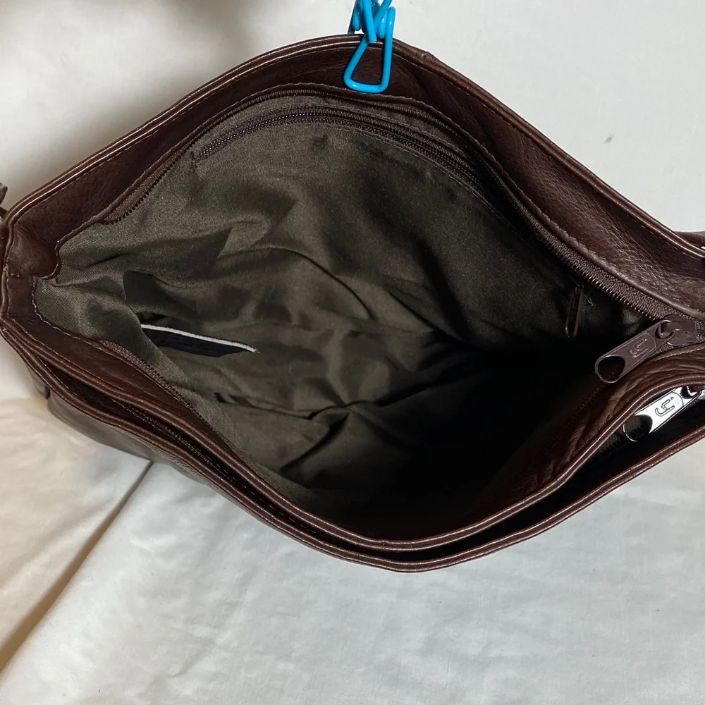 Brown Leather Crossbody/Shoulder Bag made in Bogota,Columbia - Picture 9 of 12